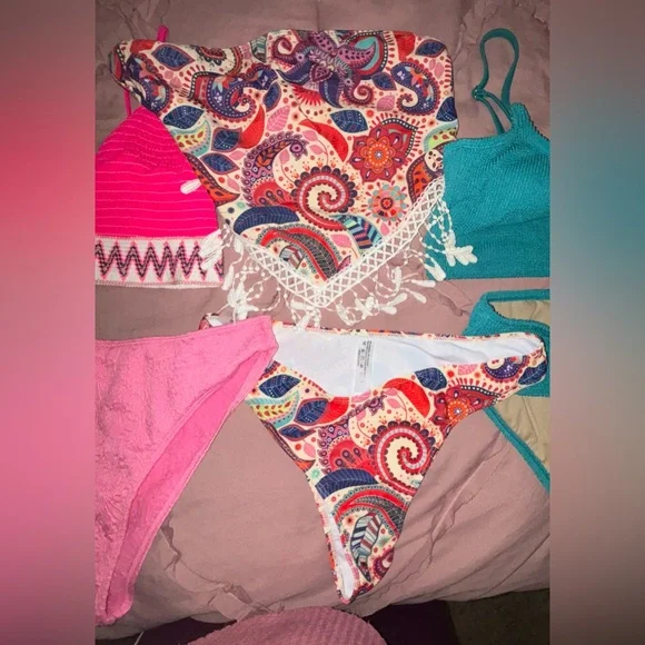 Mixed Lot Of 2 Piece Swimwear Size Medium and Large. Barely Worn. 8 pieces total - Picture 5 of 9